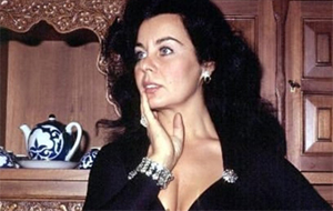 Fatma Girik'in ilk filmi ve sahnesi