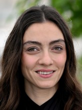 Merve Dizdar resimleri, oynadığı filmler